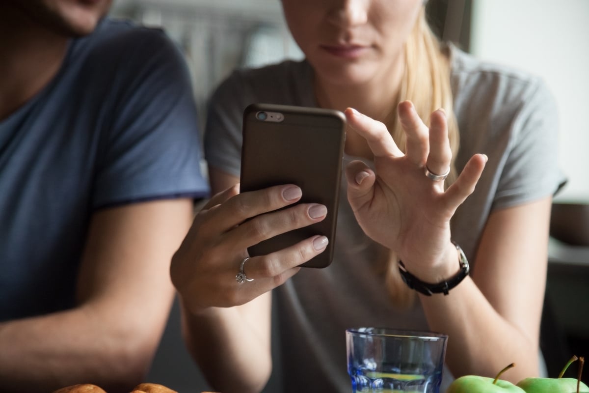 couple researching delayed ejaculation online